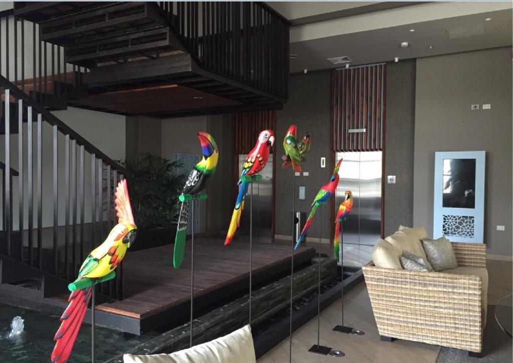 Ghl Hotel Montería Extérieur photo Parrots at the lobby