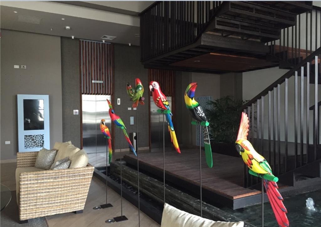 Ghl Hotel Montería Extérieur photo Parrots at the lobby