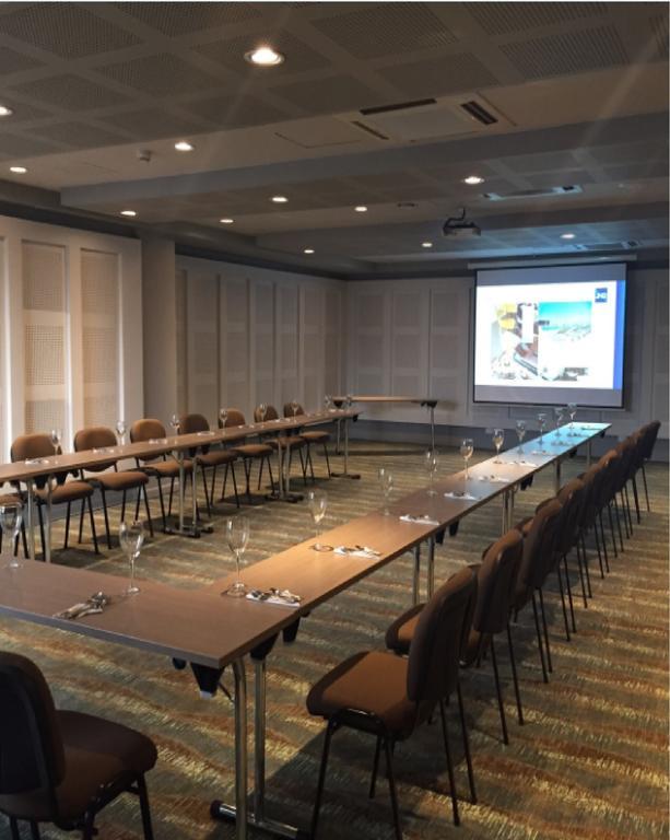 Ghl Hotel Montería Extérieur photo A meeting room at the hotel
