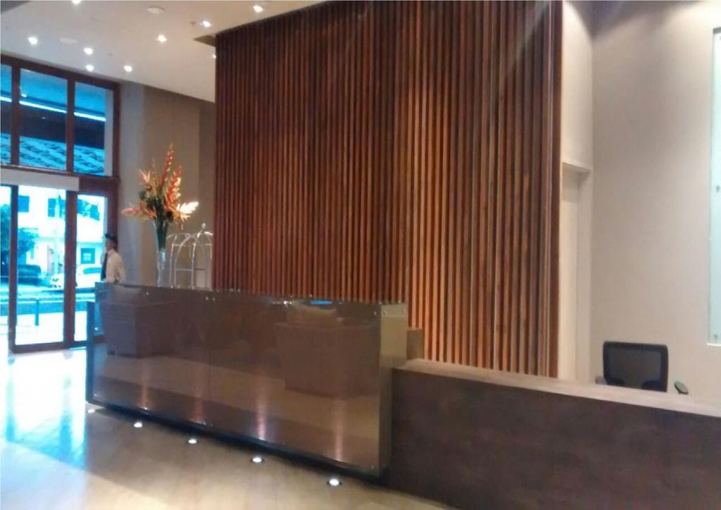 Ghl Hotel Montería Extérieur photo Reception desk at the hotel