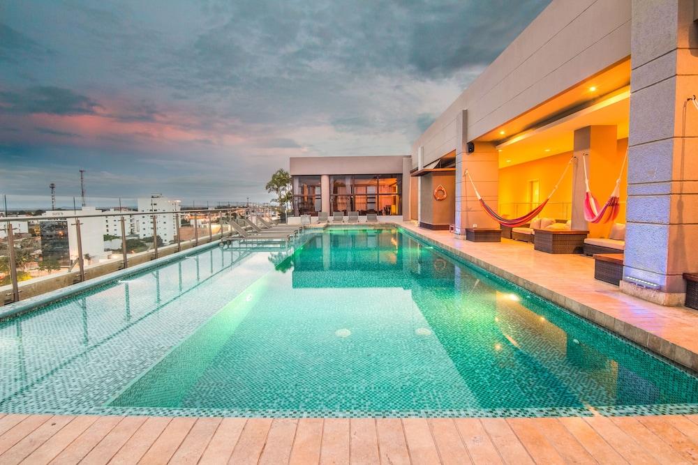 Ghl Hotel Montería Extérieur photo Rooftop pool at the hotel