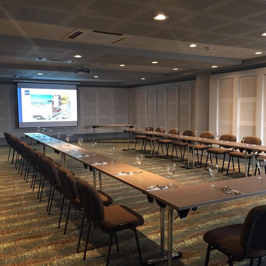 Ghl Hotel Montería Extérieur photo A meeting room at the hotel